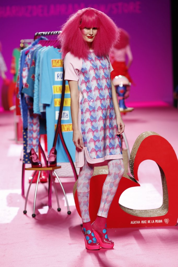 阿嘉莎·鲁兹·德拉普拉达 agatha ruiz de la prada