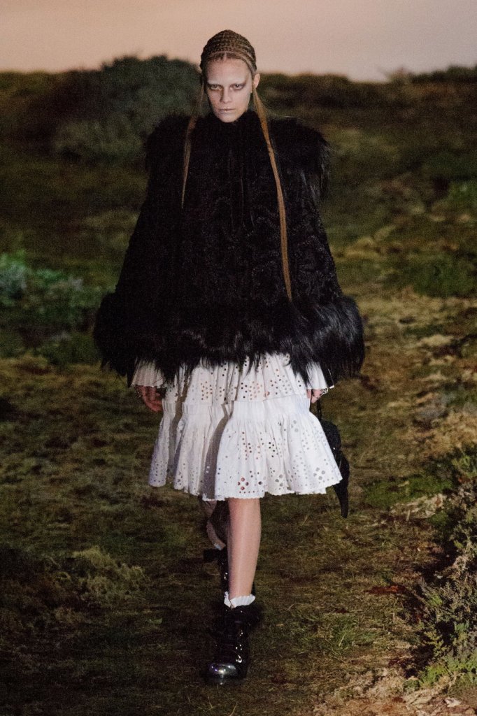 亚历山大·麦昆 Alexander McQueen 2014秋冬时装发布秀 - Paris Fall 2014