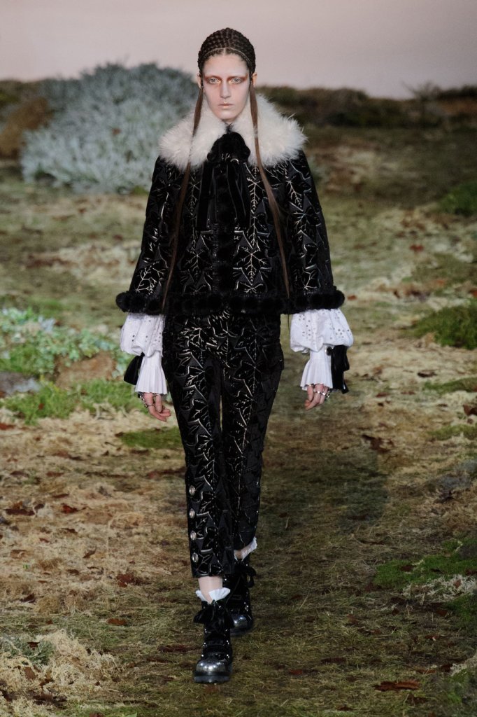 亚历山大·麦昆 Alexander McQueen 2014秋冬时装发布秀 - Paris Fall 2014