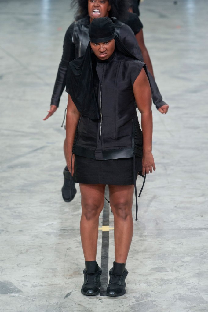 瑞克·欧文斯 Rick Owens 2014春夏时装发布秀 - Paris Spring 2014