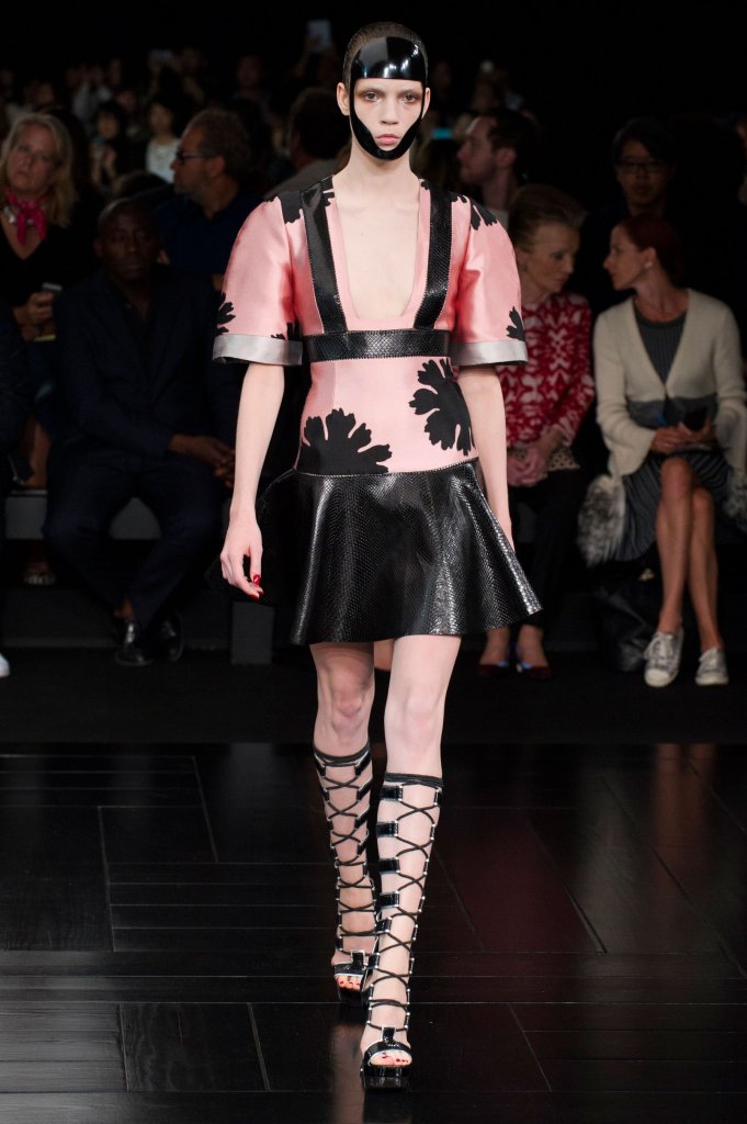 亚历山大·麦昆 Alexander McQueen 2015春夏系列时装发布秀 - Paris Spring 2015