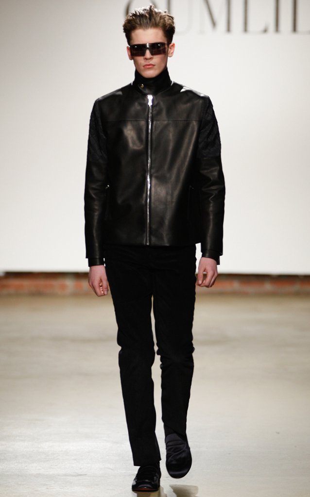 Oumlil   2010/11秋冬系列男装发布秀 - Paris  Fall 2010 Menswear