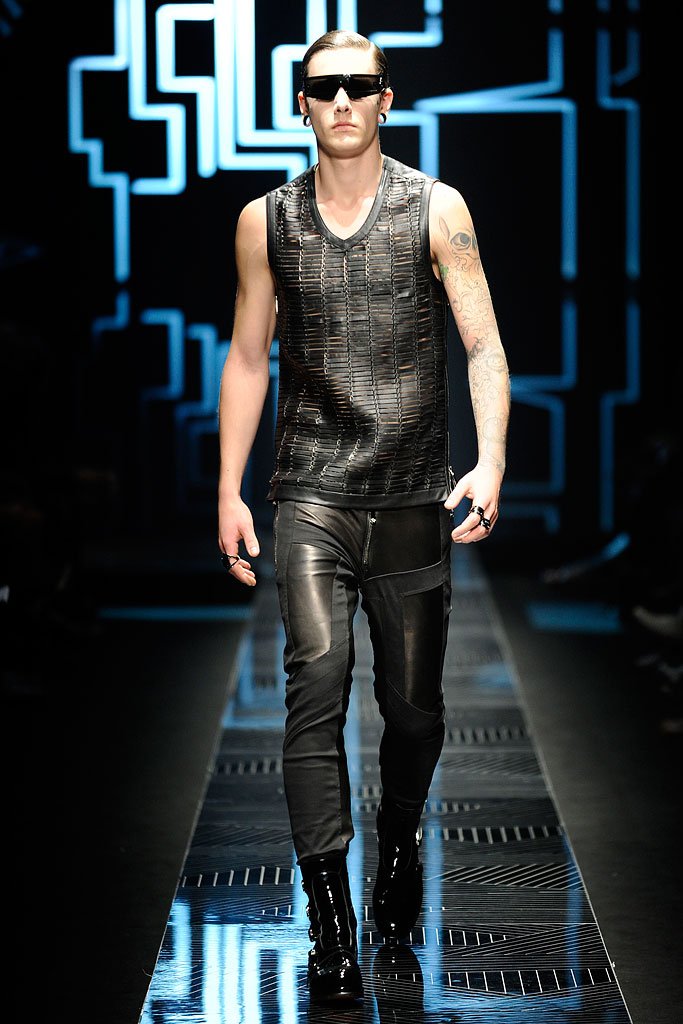 范思哲   Versace  2010/11秋冬系列男装发布秀 - Milan  Fall 2010 Menswear