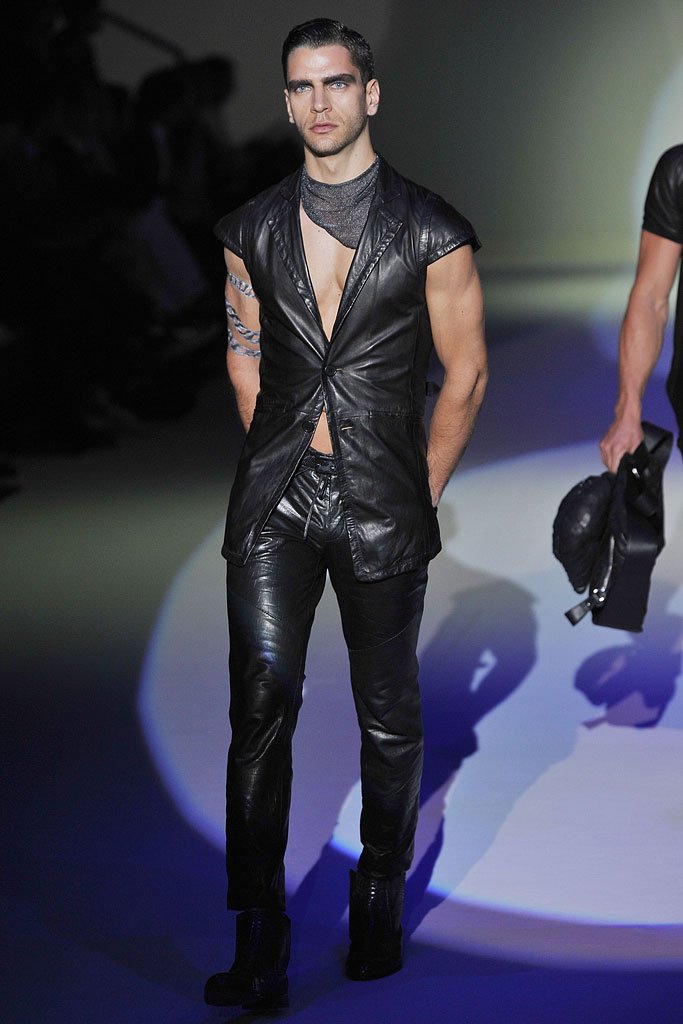 安普里奥·阿玛尼  Emporio Armani  2011春夏男装发布秀 - Milan   Spring / Summer 2011 Men's