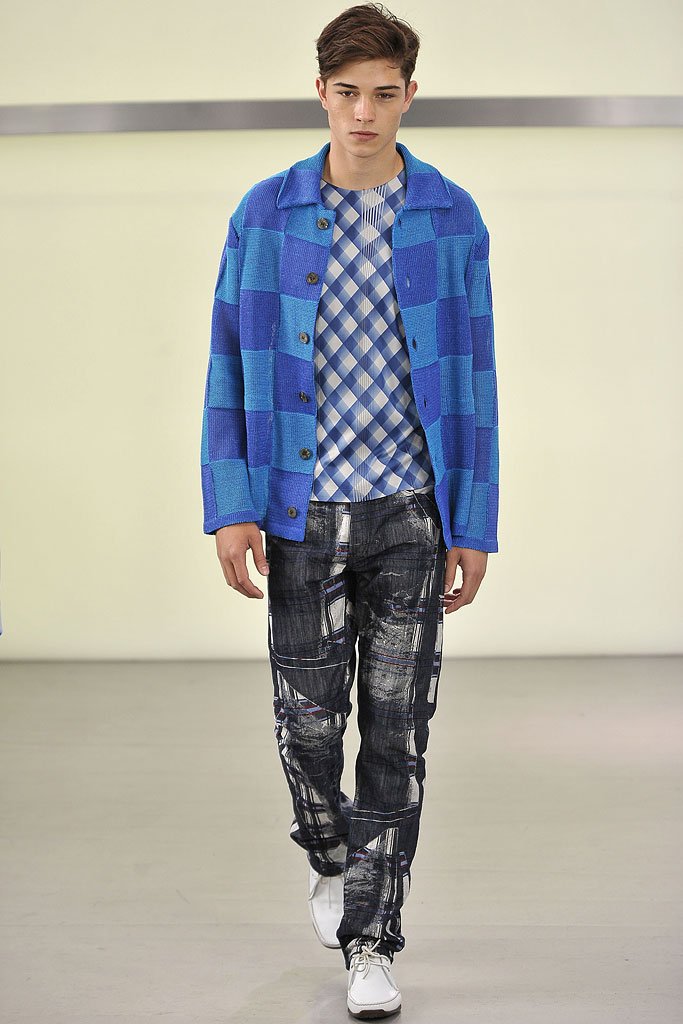 三宅一生   Issey Miyake   2011春夏男装发布秀 - Paris   Spring / Summer 2011 Men's