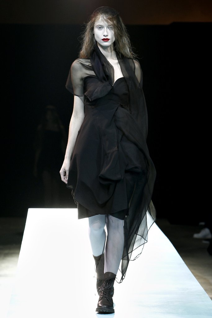  山本耀司  Yohji Yamamoto  2011春夏高级成衣系列时装发布秀 — New York Spring 2011