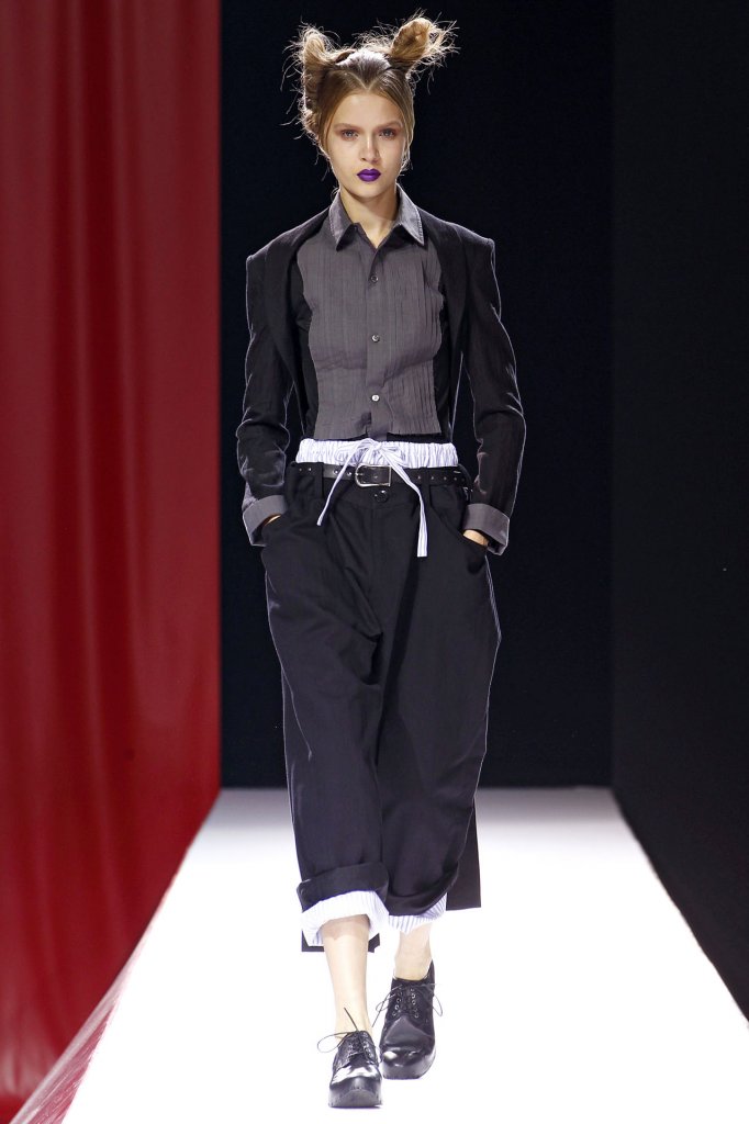 山本耀司 Yohji Yamamoto 2012春夏高级成衣系列时装发布秀 —Paris Spring 2012