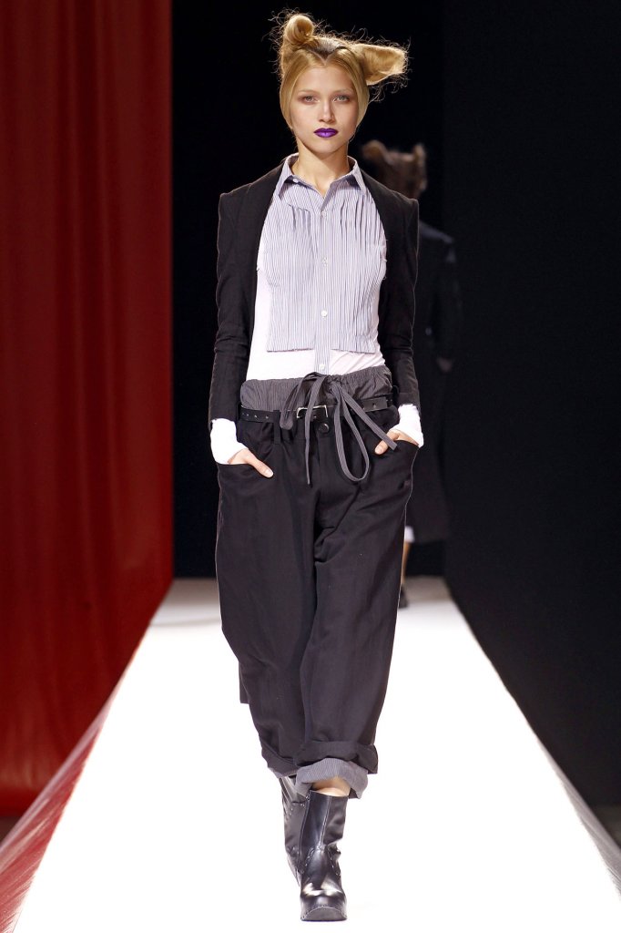 山本耀司 Yohji Yamamoto 2012春夏高级成衣系列时装发布秀 —Paris Spring 2012