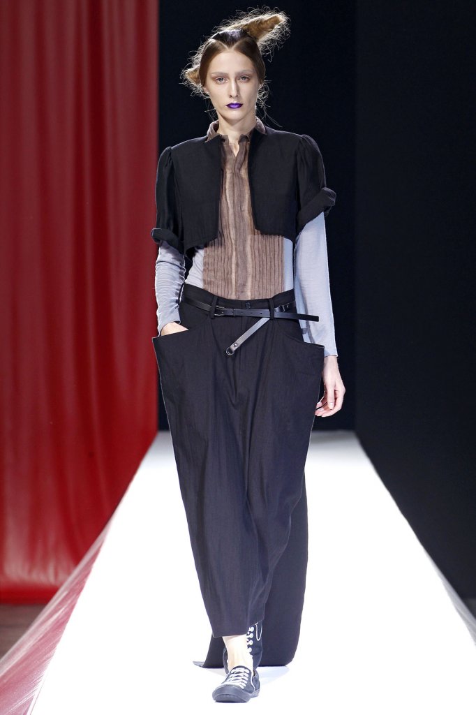 山本耀司 Yohji Yamamoto 2012春夏高级成衣系列时装发布秀 —Paris Spring 2012