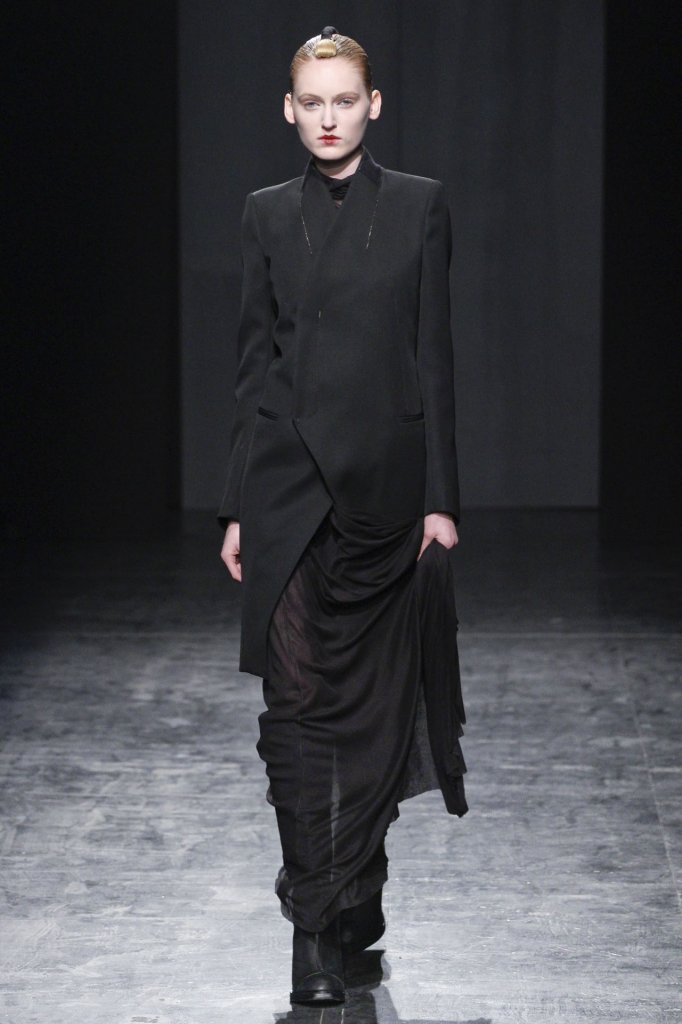 Nicolas Andreas Taralis 2012/13秋冬系列时装发布秀 -Paris Fall 2012