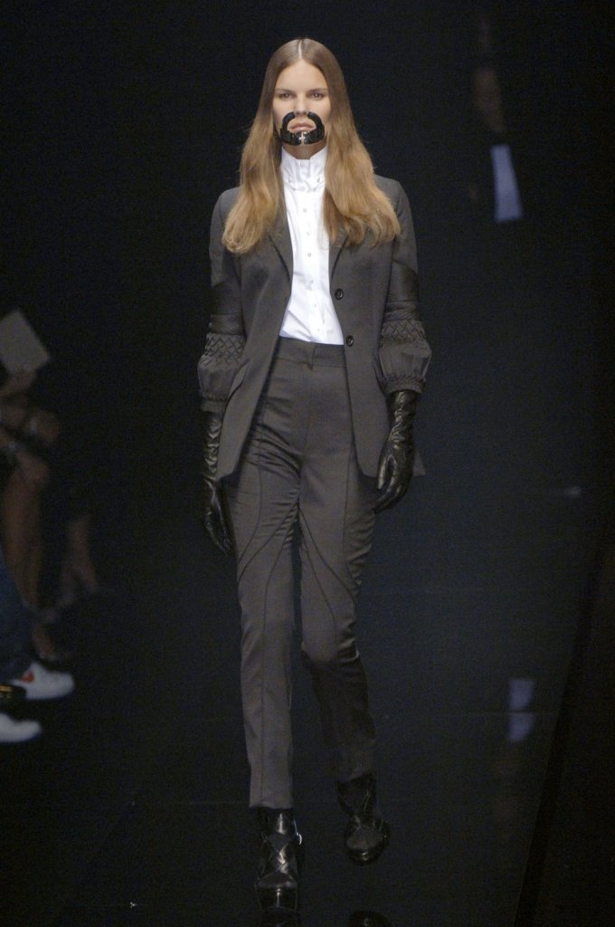 纪梵希 Givenchy 2006/07秋冬高级定制发布秀 - Paris Fall 2006