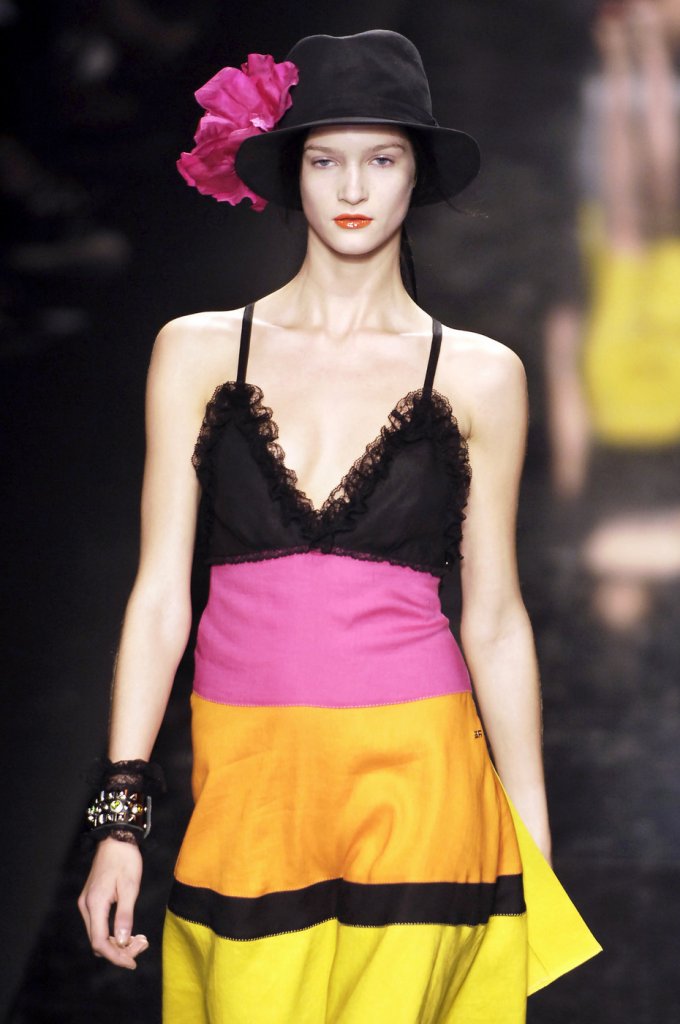 索尼亚·里基尔 Sonia Rykiel 2006春夏高级成衣发布秀 - Paris Spring 2006