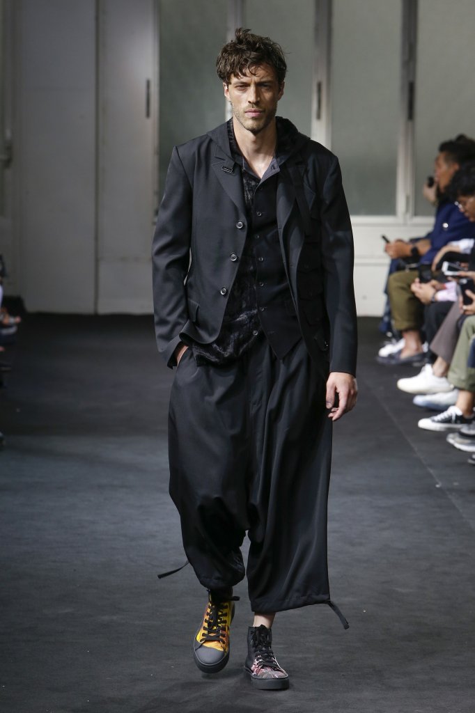 山本耀司 Yohji Yamamoto 2019春夏男装发布秀 - Paris Spring 2019