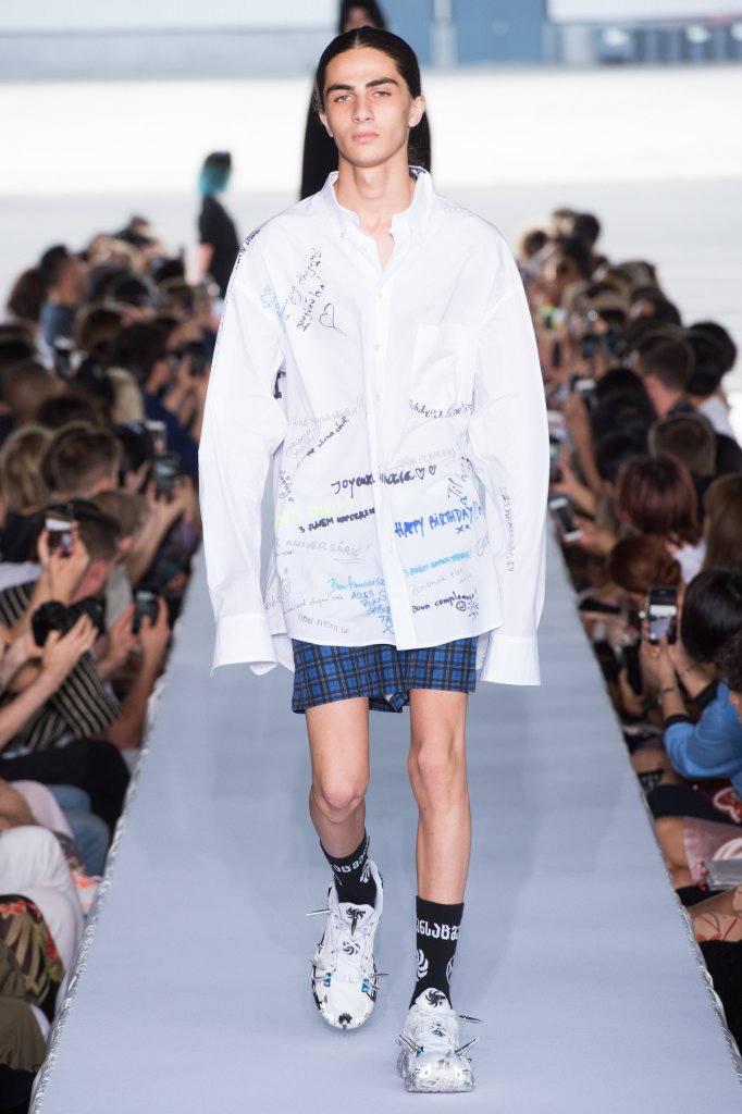 vetements 2019春夏男裝發佈秀 - paris spring 2019-天天時裝-口袋裡