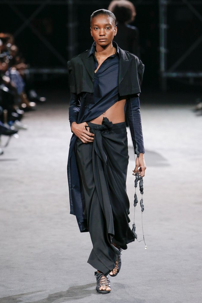 山本耀司 Yohji Yamamoto 2019春夏高级成衣发布秀 - Paris Spring 2019