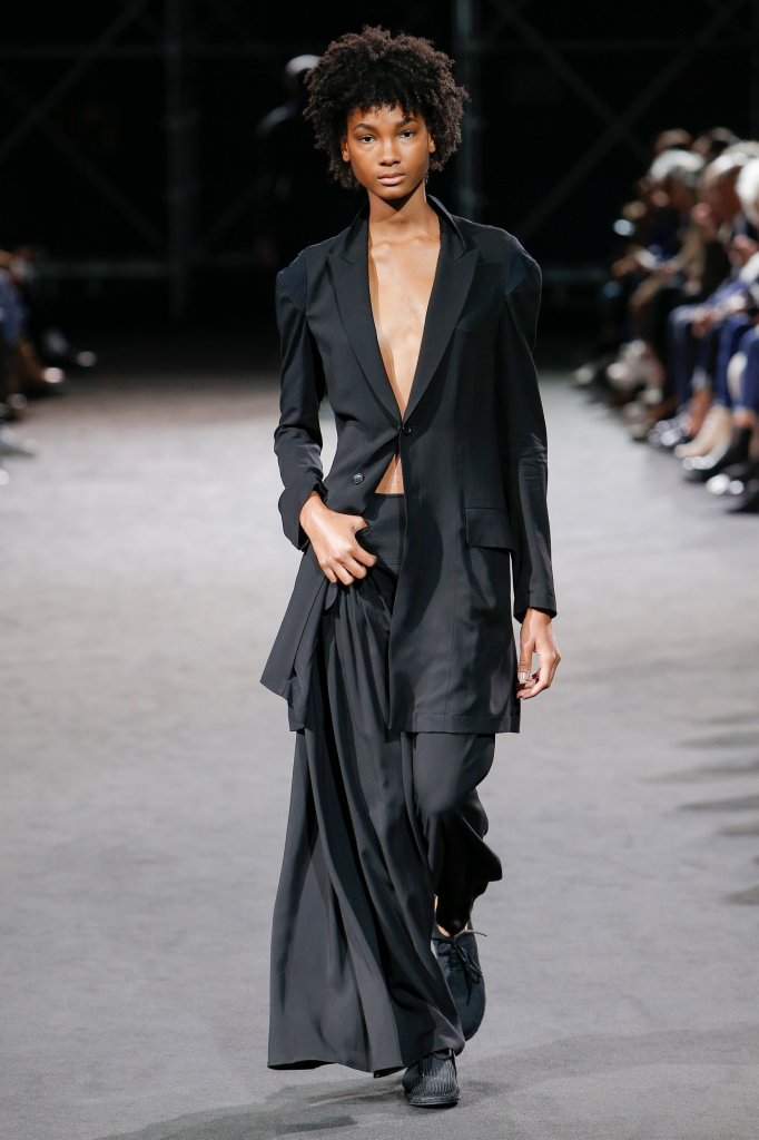 山本耀司 Yohji Yamamoto 2019春夏高级成衣发布秀 - Paris Spring 2019