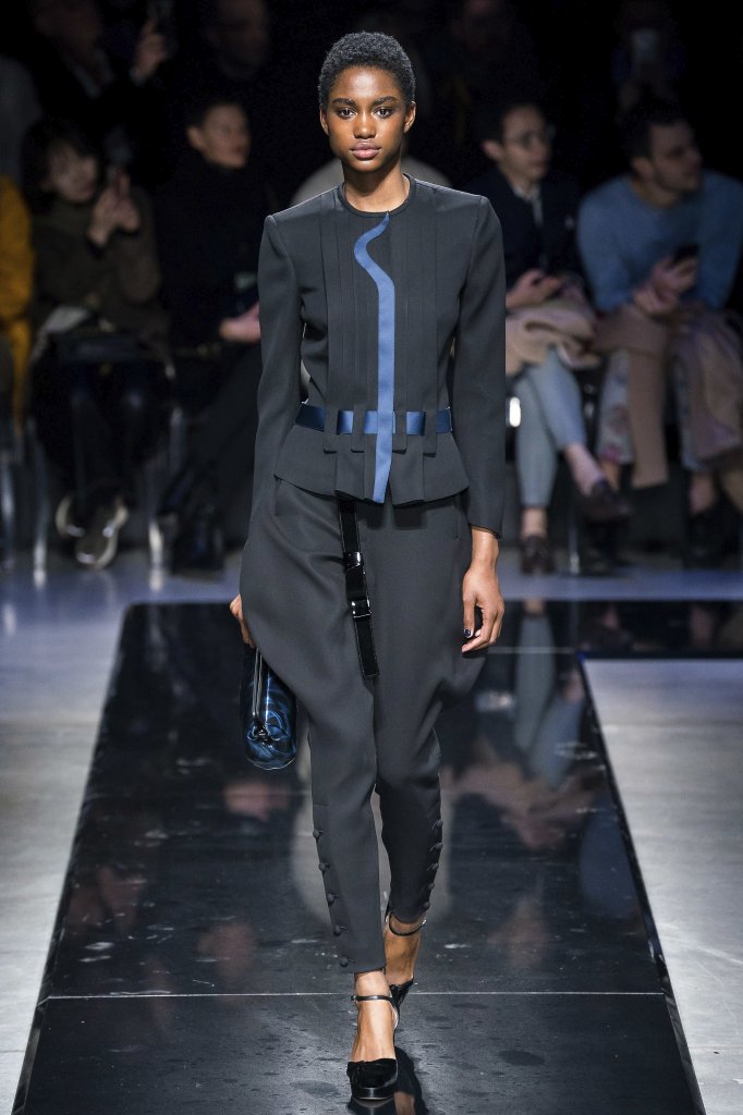 乔治·阿玛尼 Giorgio Armani 2019/20秋冬高级成衣秀 - Milan Fall 2019