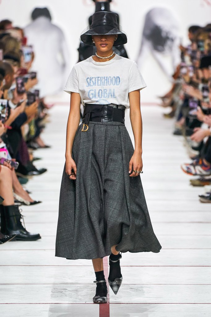 克里斯汀·迪奥 Christian Dior 2019/20秋冬高级成衣秀 - Paris Fall 2019