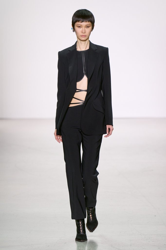 普拉巴·高隆 Prabal Gurung 2022/23秋冬高级成衣秀 - New York Fall 2022