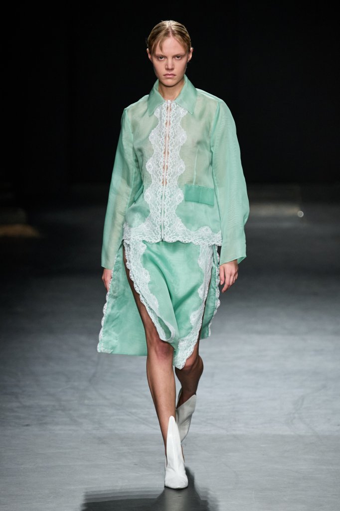 克里斯托弗·凯恩 Christopher Kane 2023春夏高级成衣秀 - London Spring 2023