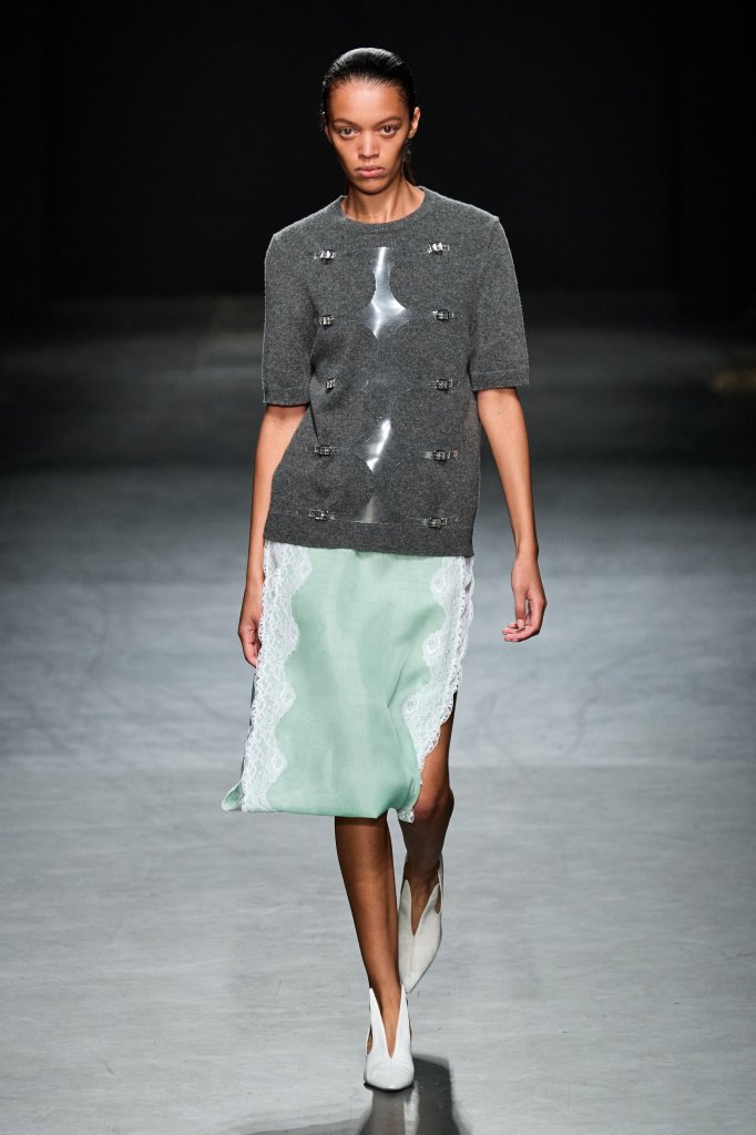 克里斯托弗·凯恩 Christopher Kane 2023春夏高级成衣秀 - London Spring 2023