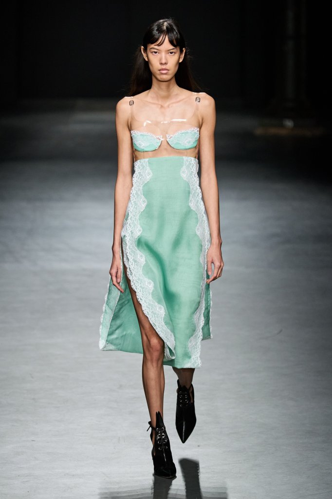 克里斯托弗·凯恩 Christopher Kane 2023春夏高级成衣秀 - London Spring 2023