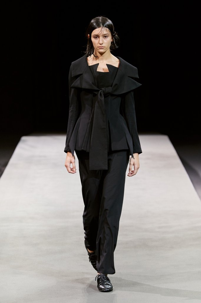 山本耀司 Yohji Yamamoto 2023春夏高级成衣秀 - Paris Spring 2023