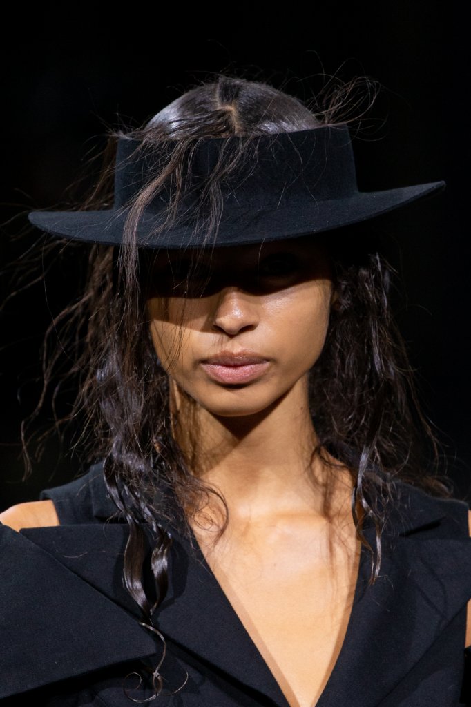 山本耀司 Yohji Yamamoto 2023春夏高级成衣秀(细节) - Paris Spring 2023