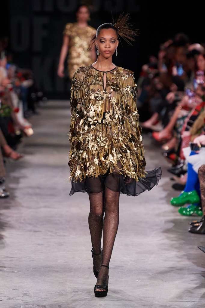 纳伊·姆汗 Naeem Khan 2023/24秋冬高级成衣秀 - New York Fall 2023