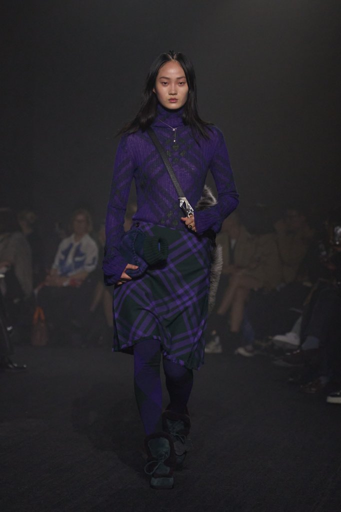 巴宝莉 Burberry 2023/24秋冬高级成衣秀 - London Fall 2023