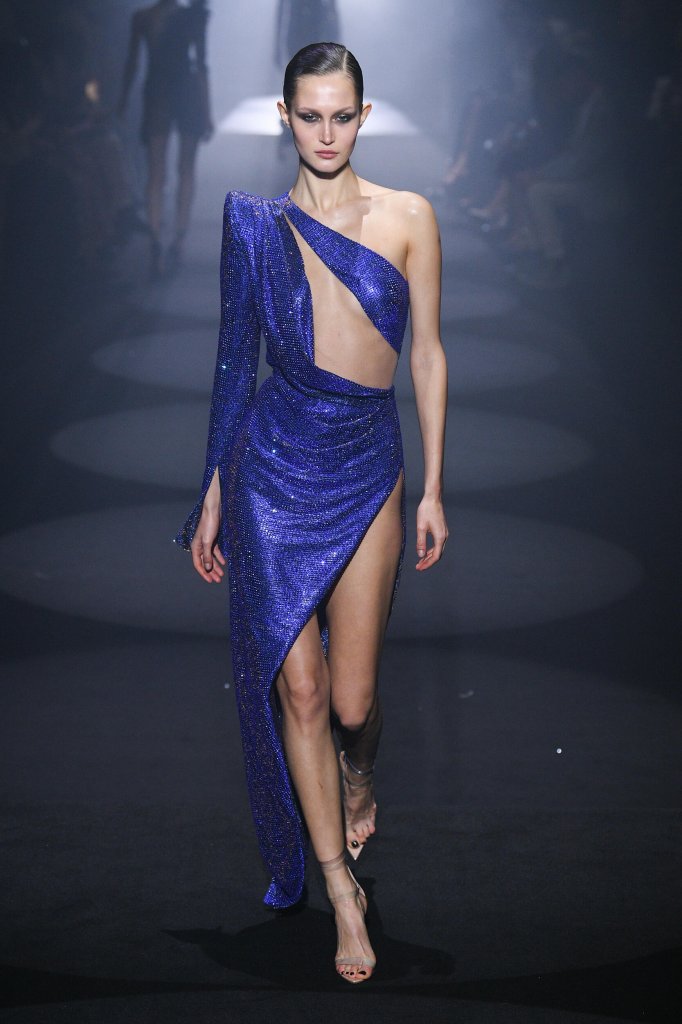 朱利安·麦克唐纳德 Julien Macdonald 2023/24秋冬高级成衣秀 - London Fall 2023