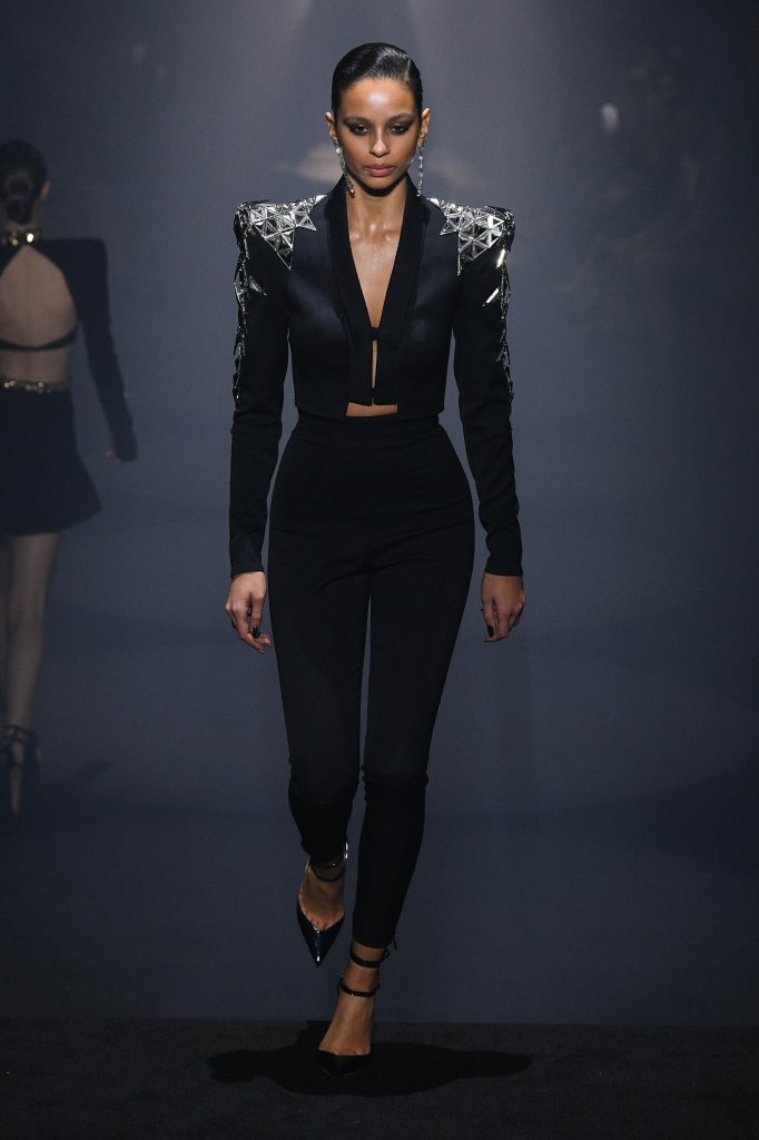 朱利安·麦克唐纳德 Julien Macdonald 2023/24秋冬高级成衣秀 - London Fall 2023