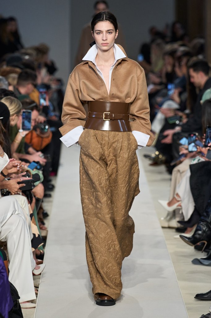 麦丝玛拉 Max Mara 2023/24秋冬高级成衣秀 - Milan Fall 2023