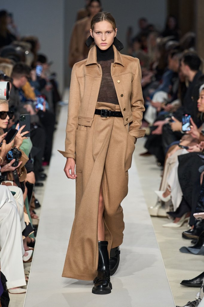 麦丝玛拉 Max Mara 2023/24秋冬高级成衣秀 - Milan Fall 2023