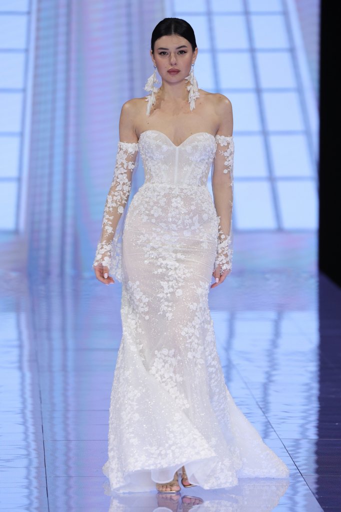 Eva Lendel 2024春夏婚纱礼服秀 - Barcelona Bridal 2024