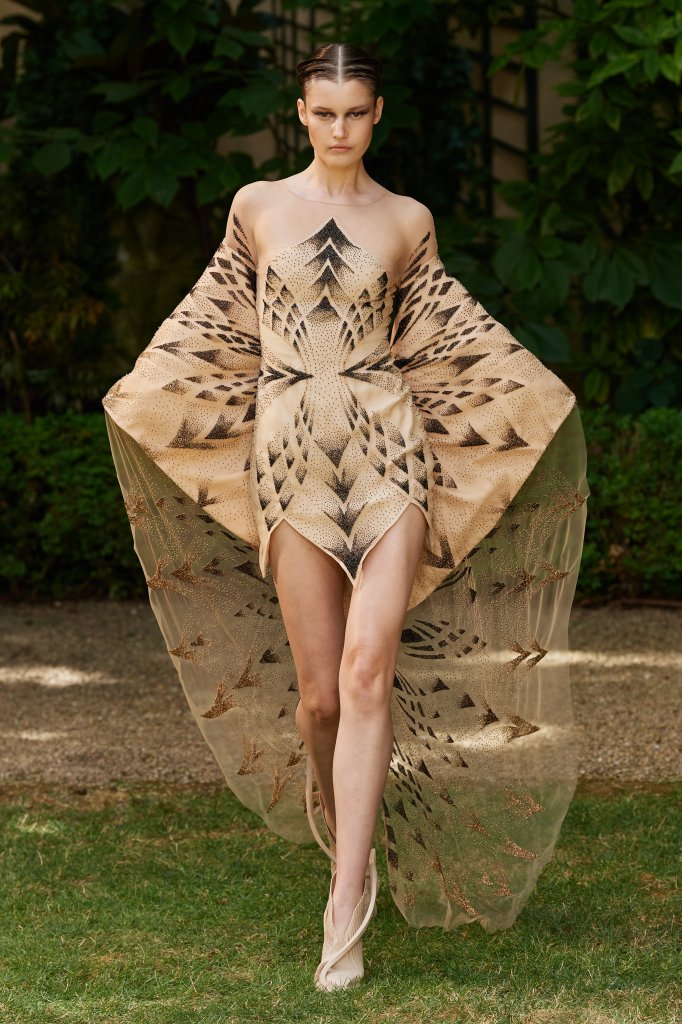 艾里斯·范·荷本 Iris van Herpen 2023/24秋冬高级定制秀 - Couture Fall 2023