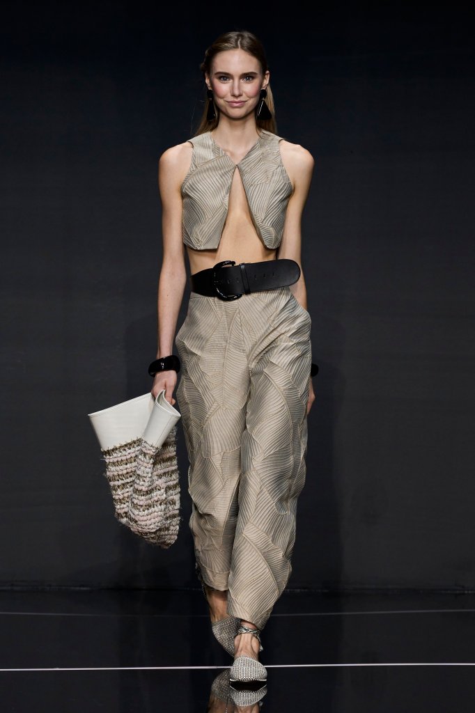 安普里奥·阿玛尼 Emporio Armani 2024春夏高级成衣秀 - Milan Spring 2024