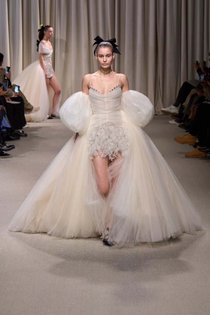 詹巴迪斯塔·瓦利 Giambattista Valli 2024春夏高级定制秀 - Couture Spring 2024