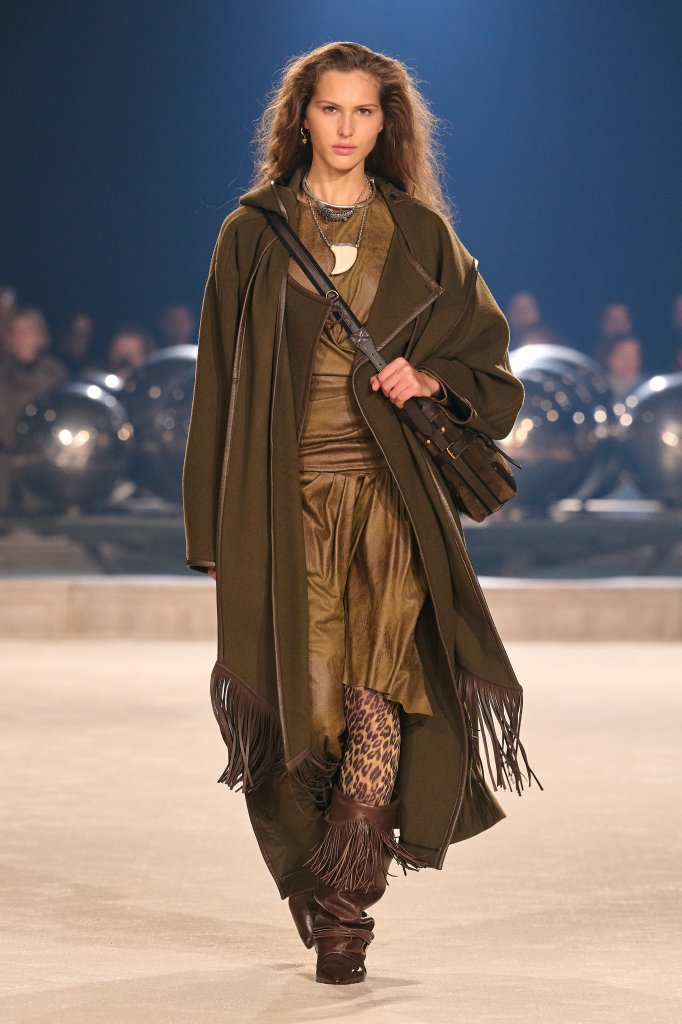 伊莎贝尔·玛兰 Isabel Marant 2024/25秋冬高级成衣秀 - Paris Fall 2024