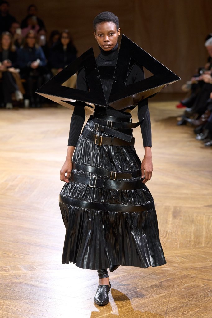 渡边淳弥 Junya Watanabe 2024/25秋冬高级成衣秀 - Paris Fall 2024