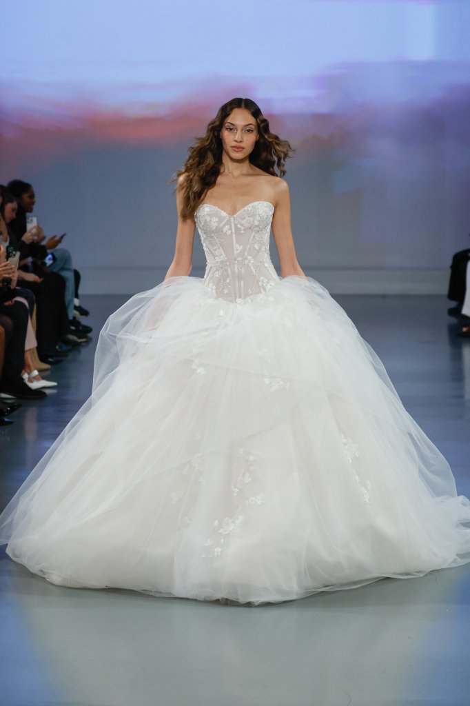 Ines Di Santo 2025春夏婚纱礼服秀 - New York Bridal 2025