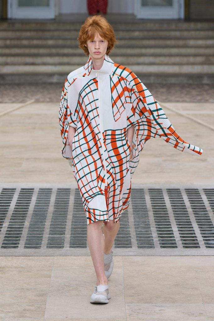 Homme Plissé Issey Miyake 2025春夏男装秀 - Paris Spring 2025