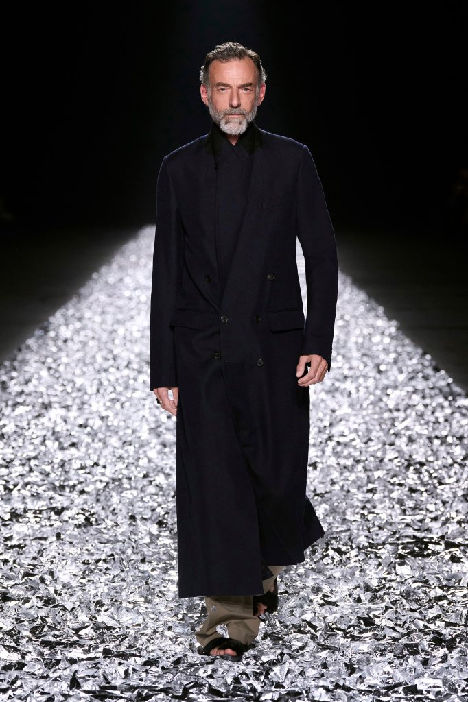 德赖斯·范诺顿 Dries Van Noten 2025春夏男装秀 - Paris Spring 2025