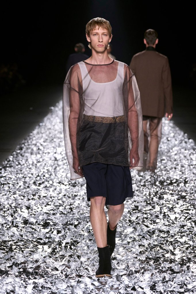 德赖斯·范诺顿 Dries Van Noten 2025春夏男装秀 - Paris Spring 2025