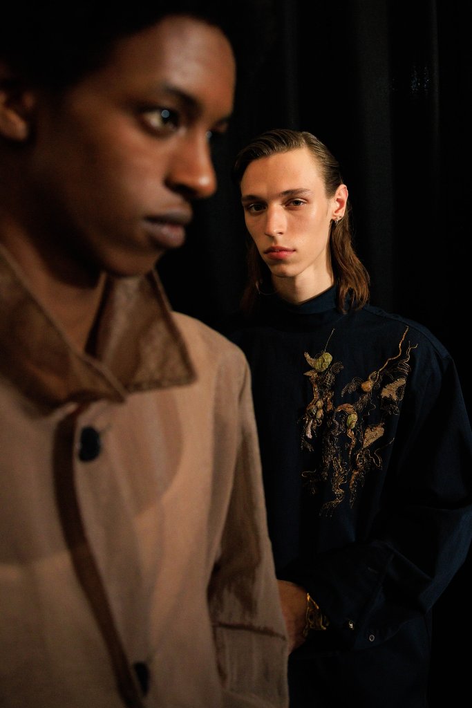 德赖斯·范诺顿 Dries Van Noten 2025春夏男装秀(后台妆容) - Paris Spring 2025