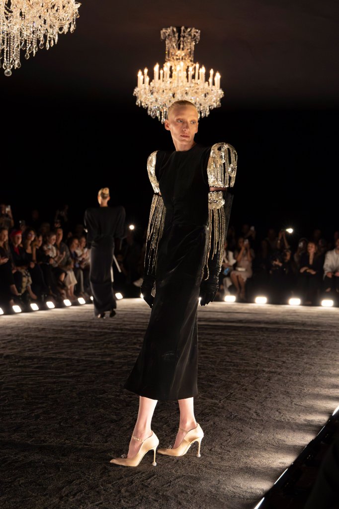 夏帕瑞丽 Schiaparelli 2024/25秋冬高级定制秀 - Couture Fall 2024