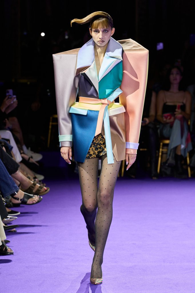 维果罗夫 Viktor & Rolf 2024/25秋冬高级定制秀 - Couture Fall 2024