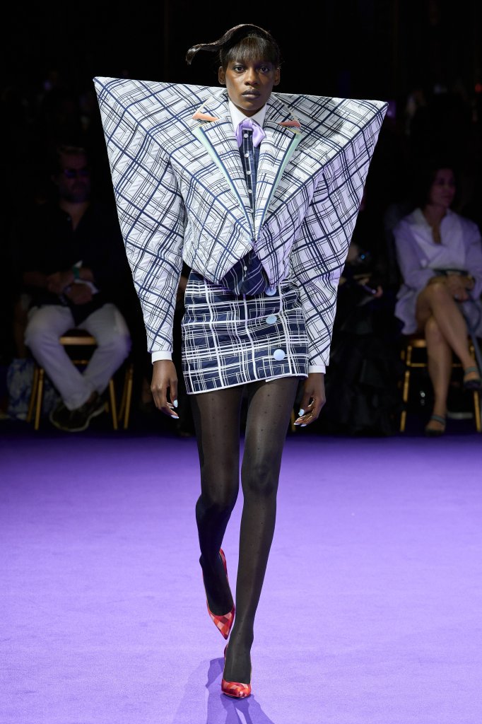 维果罗夫 Viktor & Rolf 2024/25秋冬高级定制秀 - Couture Fall 2024