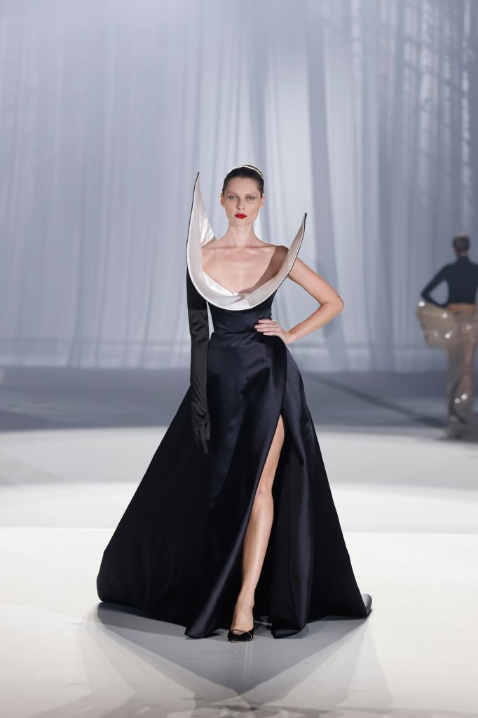  斯蒂芬·罗兰 Stéphane Rolland 法国 France 巴黎 Paris 走秀(Runway) 2024/25秋冬高级定制 Couture Fall 2024 女装 晚礼服裙 Evening Dress 女装