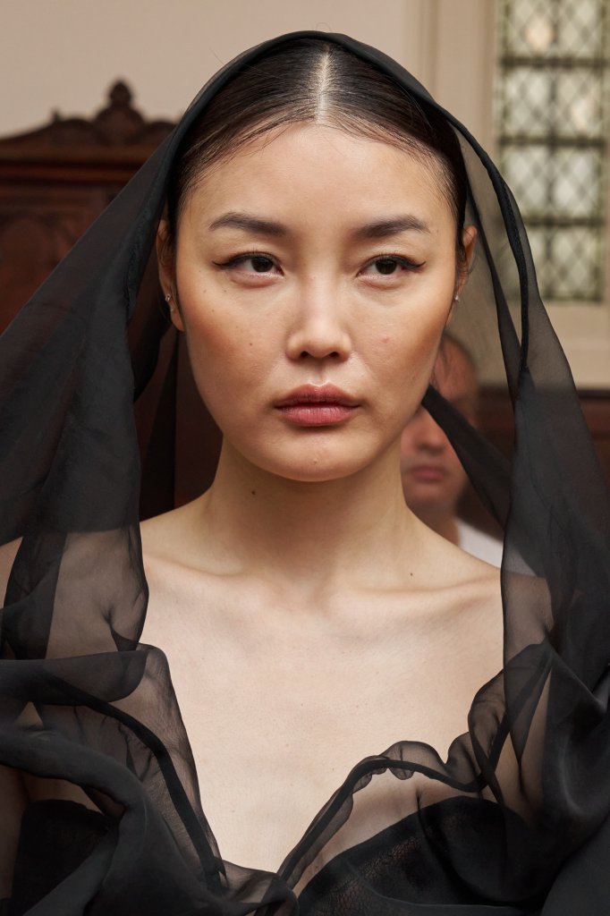 Lena Erziak 2024/25秋冬高级定制秀(后台妆容) - Couture Fall 2024